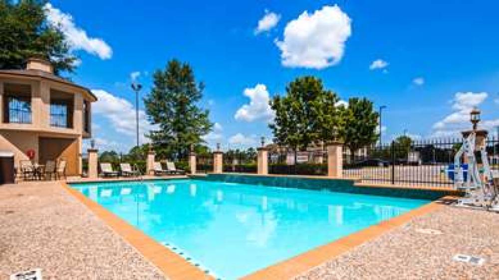 Best Western Plus North Houston Inn & Suites 2