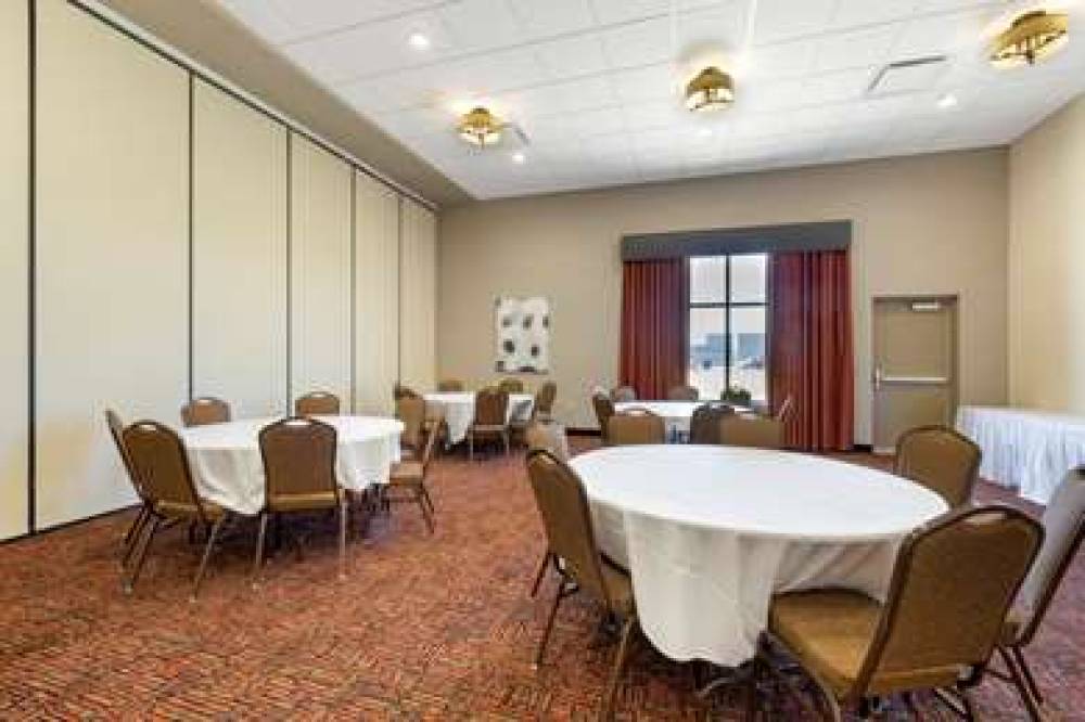 Best Western Plus North Platte Inn & Suites 8