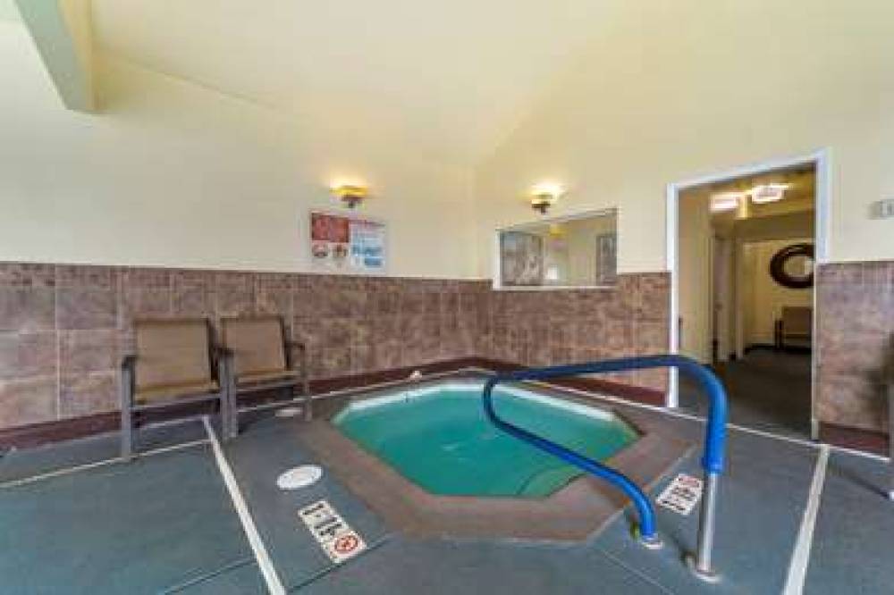 Best Western Plus Northwoods Inn 9