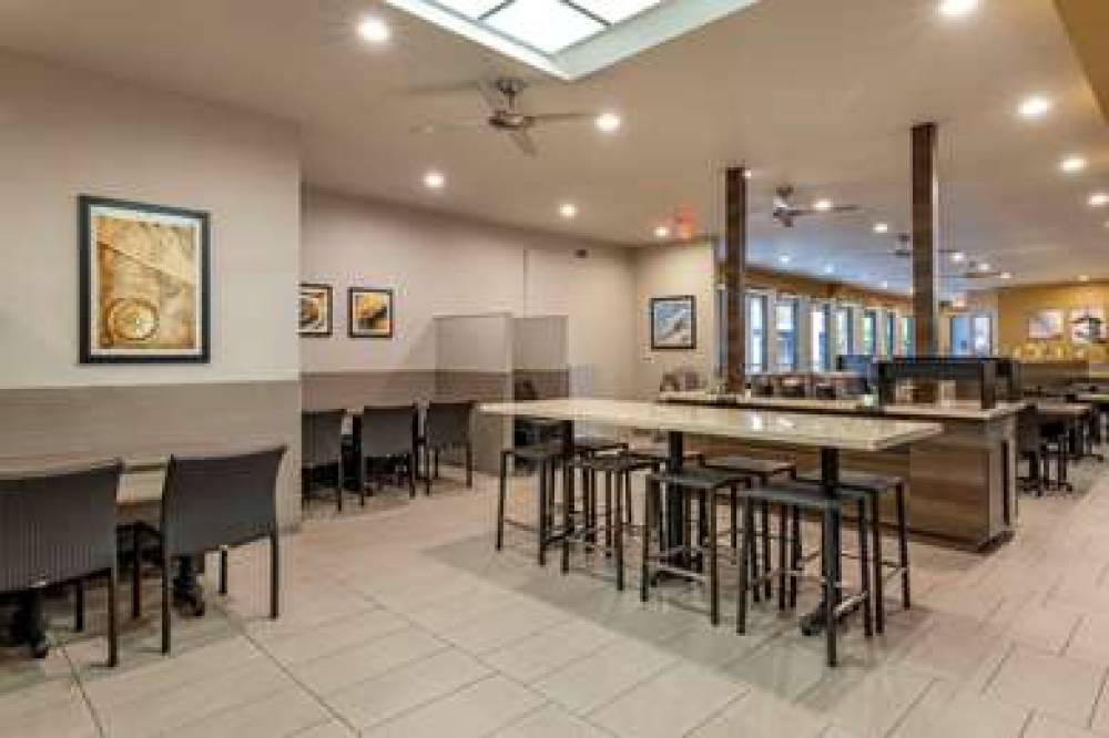 Best Western Plus Park Place Inn - Mini Suites 9