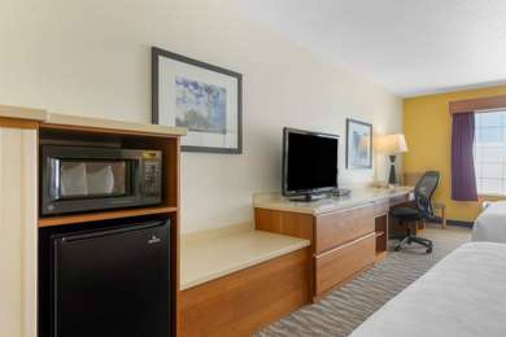 Best Western Plus Park Place Inn & Suites 10