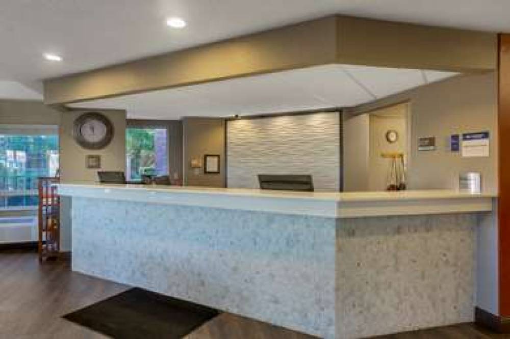 Best Western Plus Park Place Inn & Suites 4