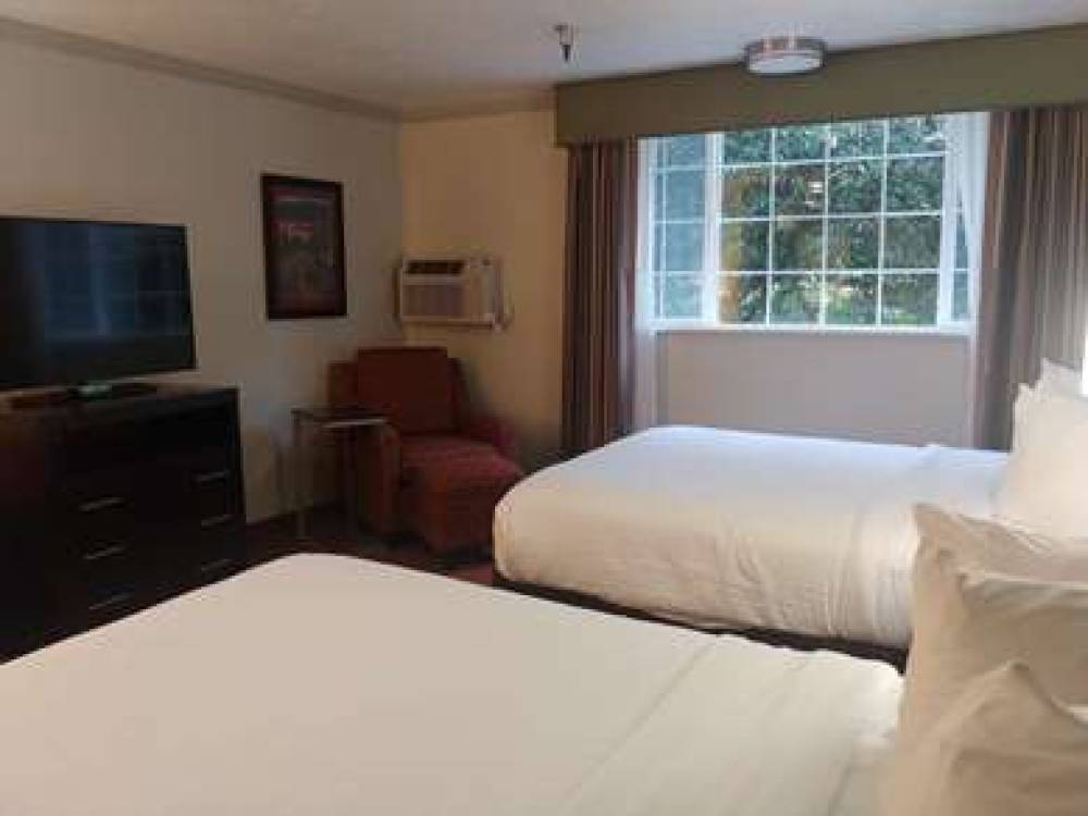 Best Western Plus Parkway Inn 10