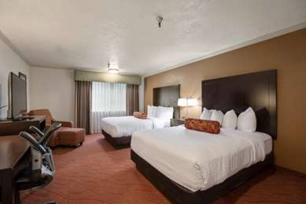 Best Western Plus Parkway Inn 8