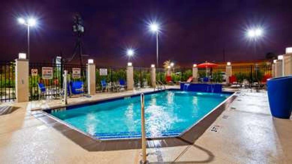 Best Western Plus Pasadena Inn & Suites 2