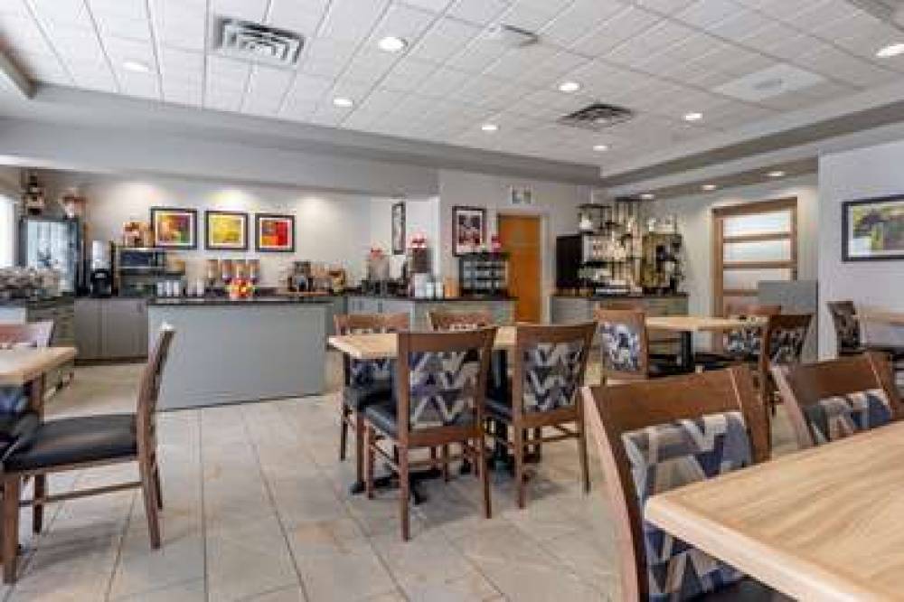 Best Western Plus Pembina Inn & Suites 6