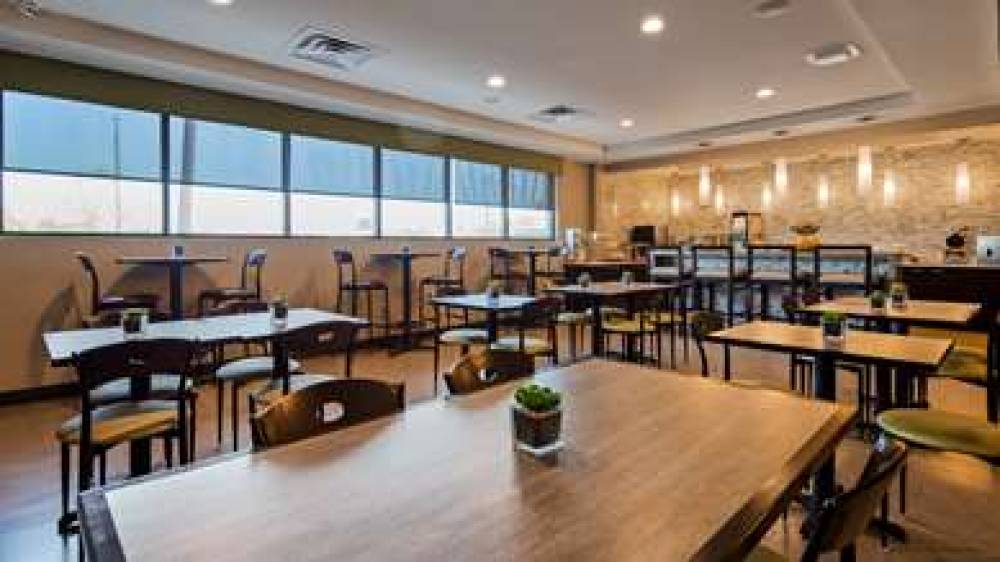 Best Western Plus Philadelphia-Pennsauken Hotel 8