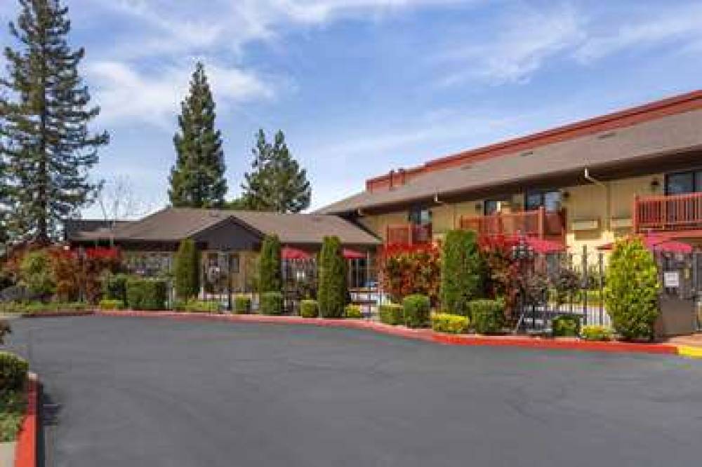 Best Western Plus Placerville Inn 8