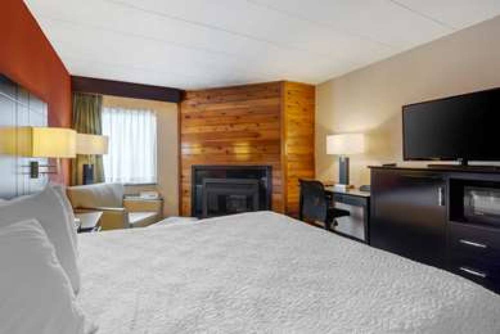 Best Western Plus Poconos Hotel 9