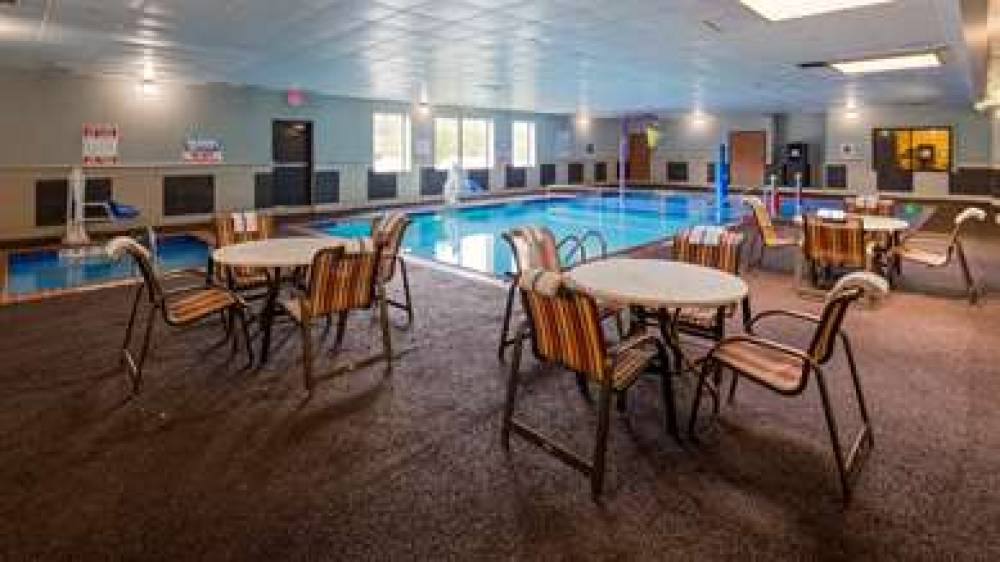 Best Western Plus Portage Hotel & Suites 7