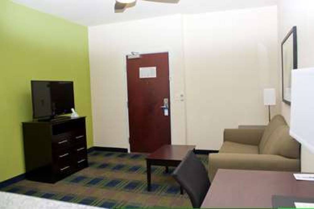 Best Western Plus Pratt 10