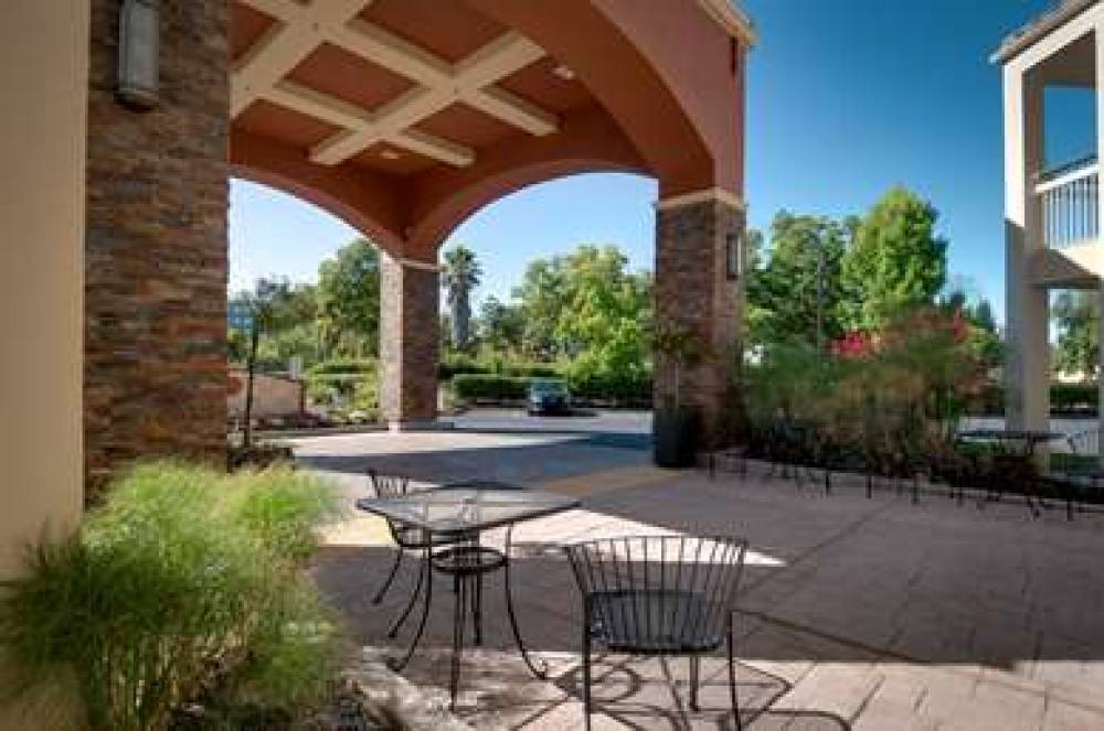 Best Western Plus Rancho Cordova Inn 2