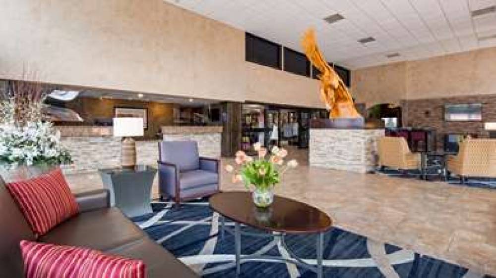 Best Western Plus Raton Hotel 2