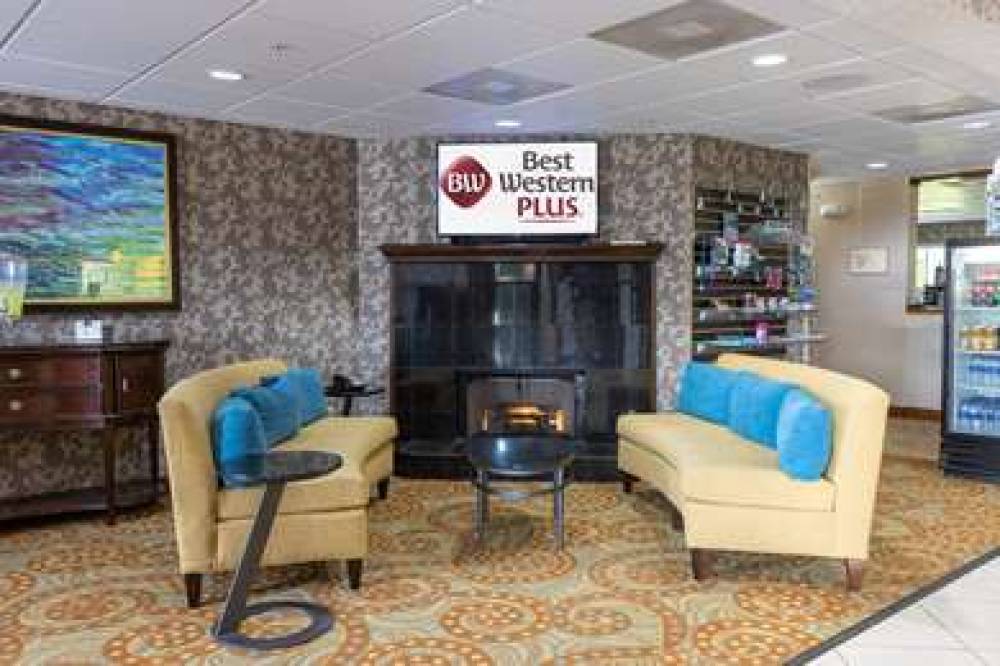 Best Western Plus Richmond Hill Inn 10