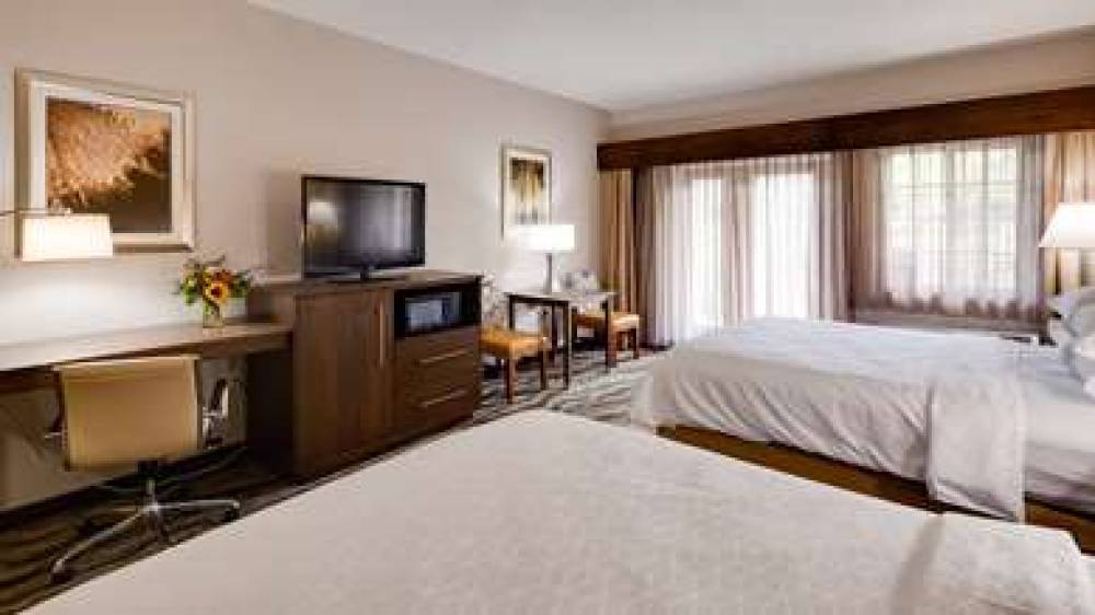 Best Western Plus River Escape Inn & Suites 7