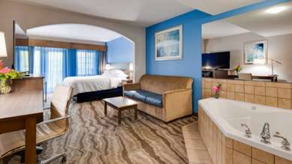 Best Western Plus River Escape Inn & Suites 6