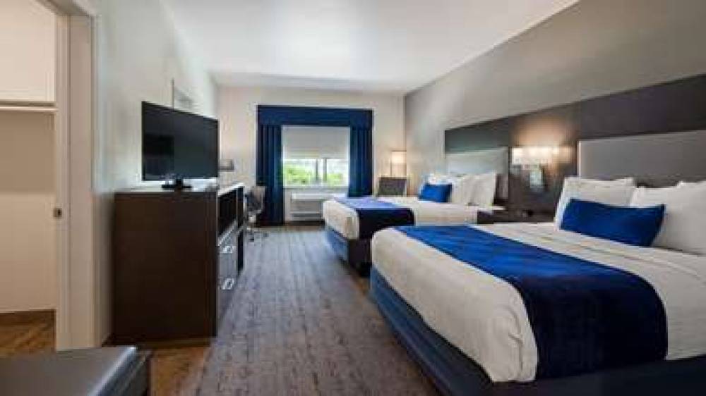 Best Western Plus Roland Inn & Suites 8