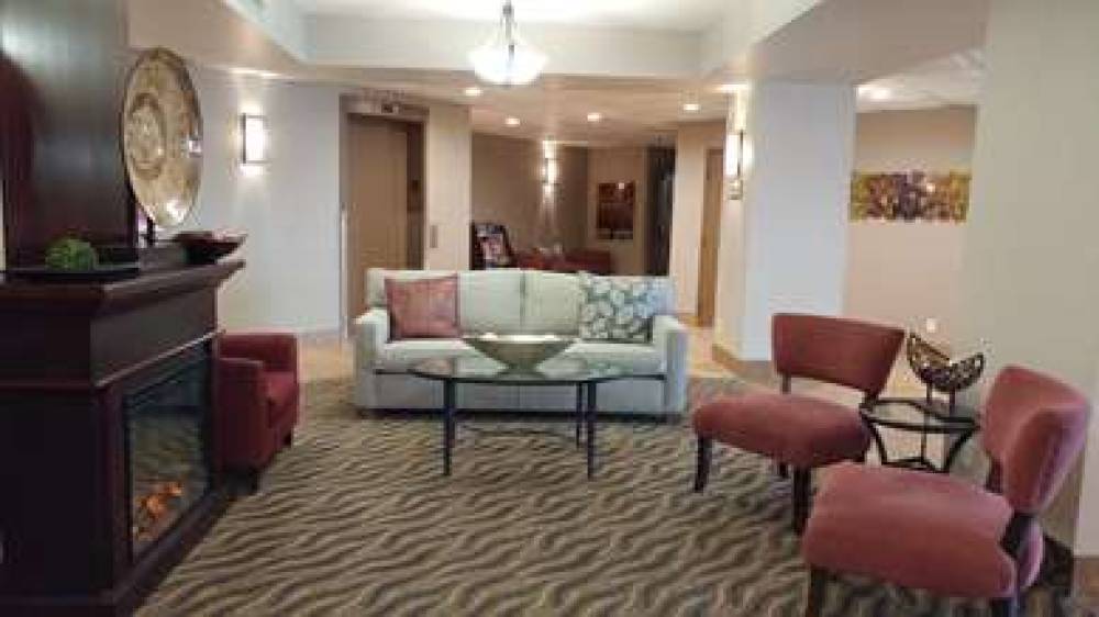 Best Western Plus Rose City Suites 8