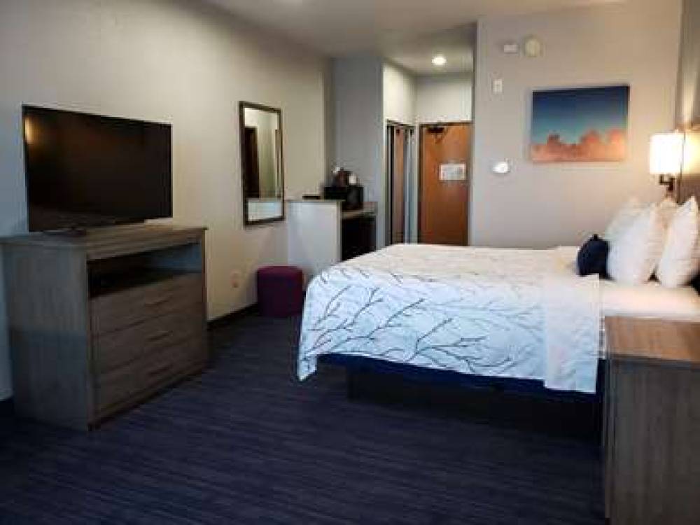 Best Western Plus San Antonio East Inn & Suites 4