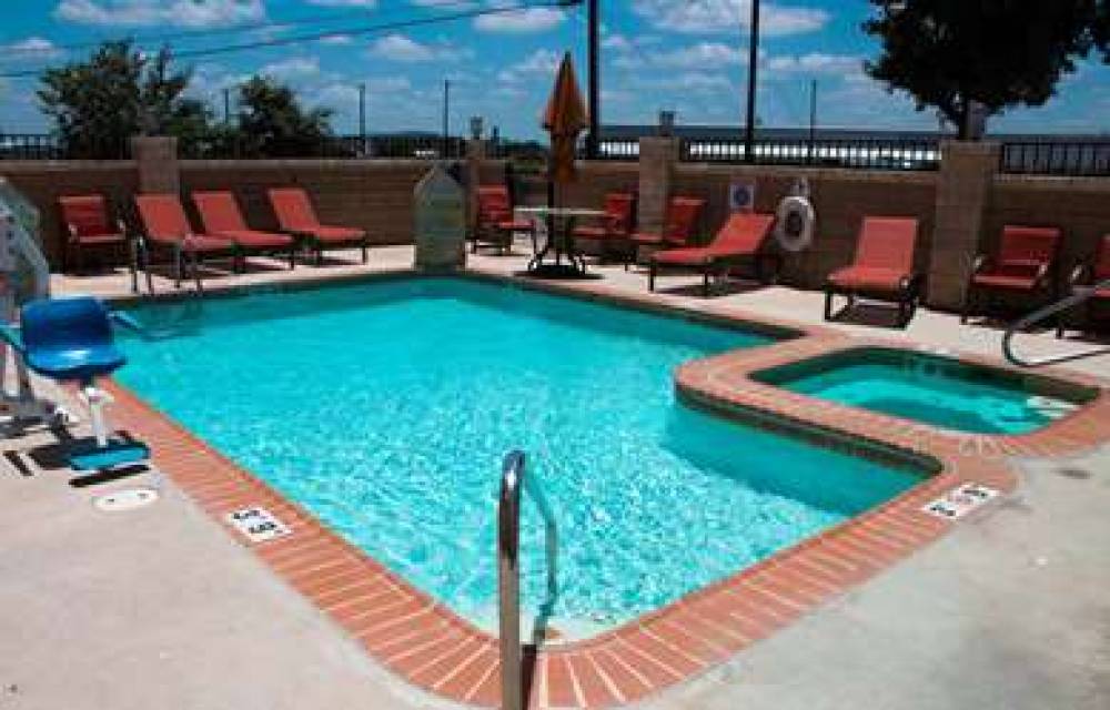 Best Western Plus San Antonio East Inn & Suites 3