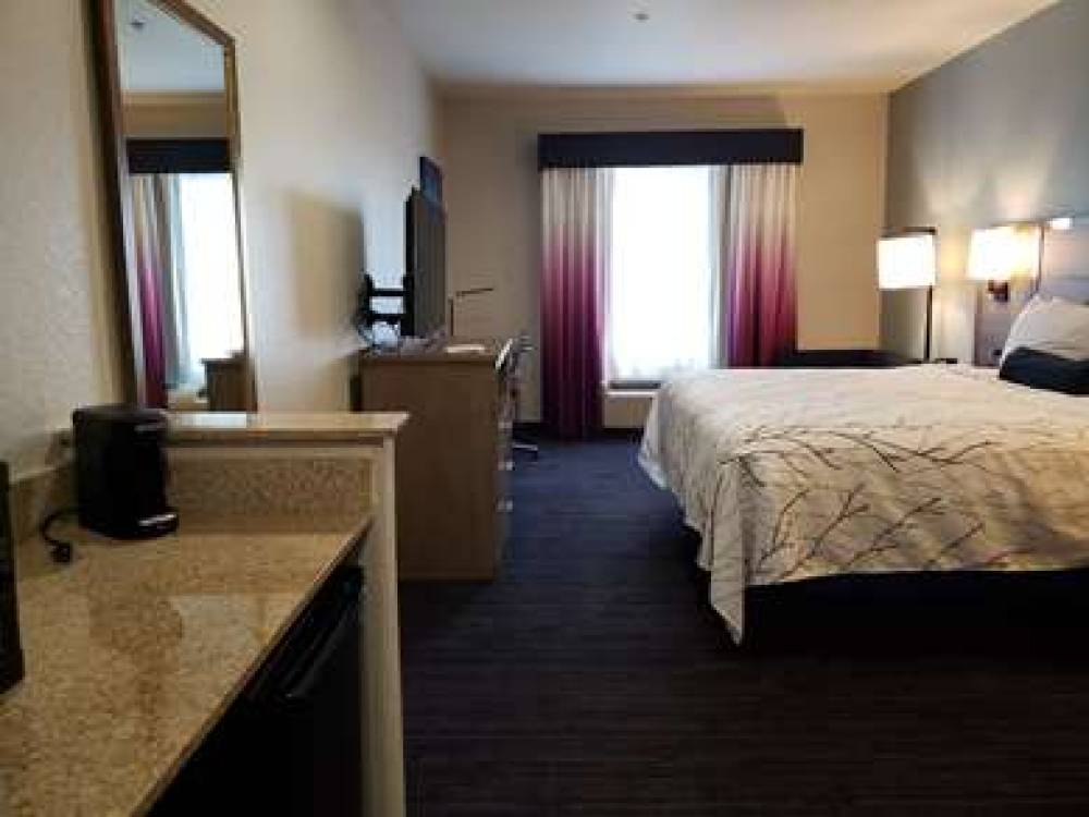 Best Western Plus San Antonio East Inn & Suites 6