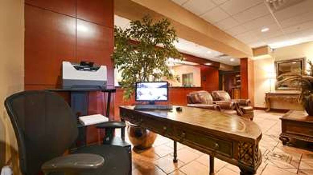 Best Western Plus Sandusky Hotel & Suites 10