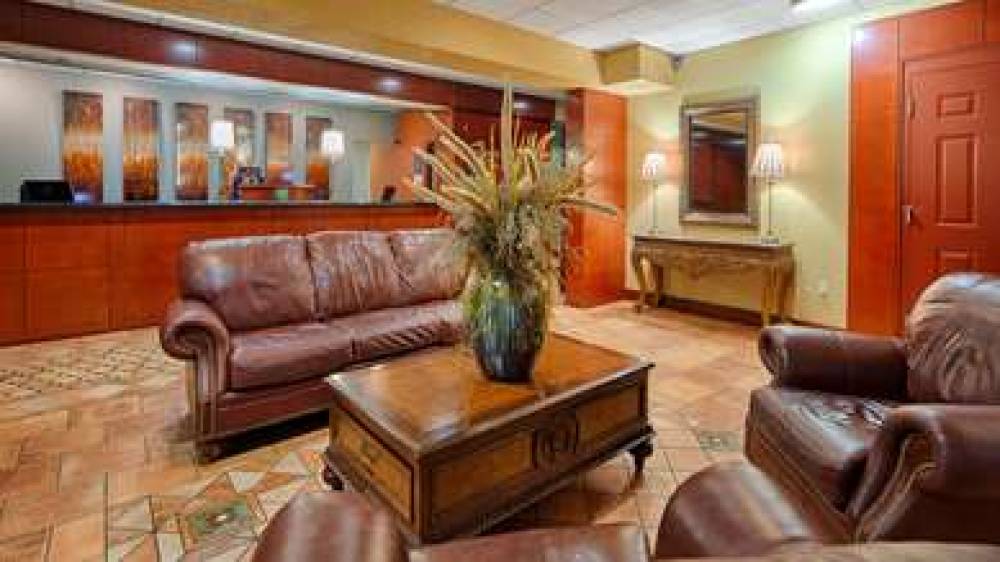 Best Western Plus Sandusky Hotel & Suites 8