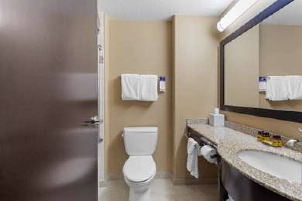 Best Western Plus Sherwood Park Inn & Suites 6