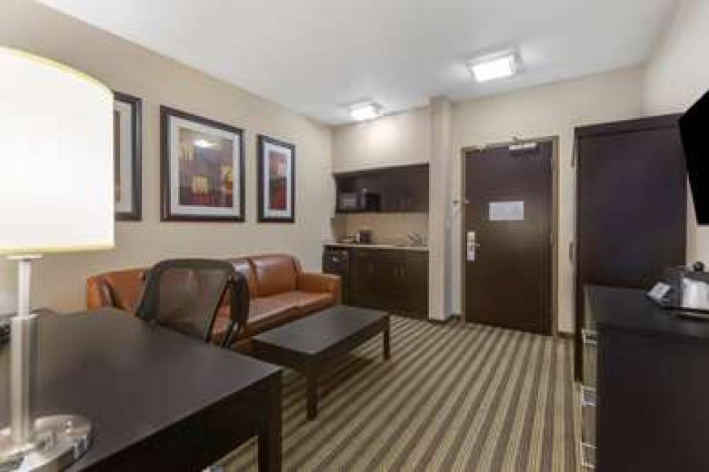 Best Western Plus Sherwood Park Inn & Suites 7