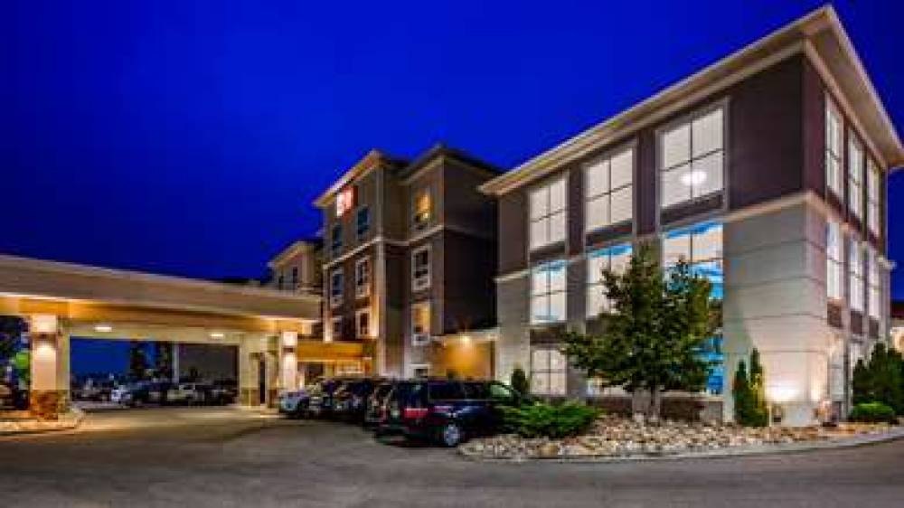 Best Western Plus South Edmonton Inn & Suites 1