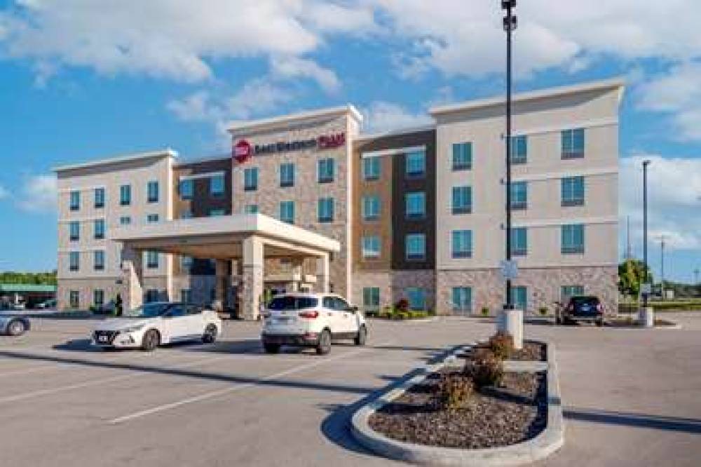 Best Western Plus St. Louis Airport Hotel 2