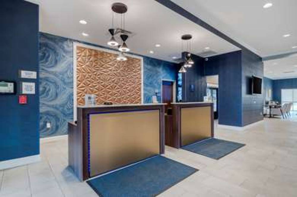 Best Western Plus St. Louis Airport Hotel 8