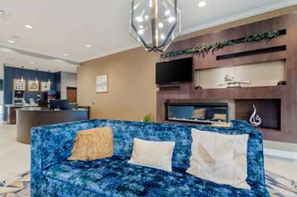 Best Western Plus St. Louis Airport Hotel 7