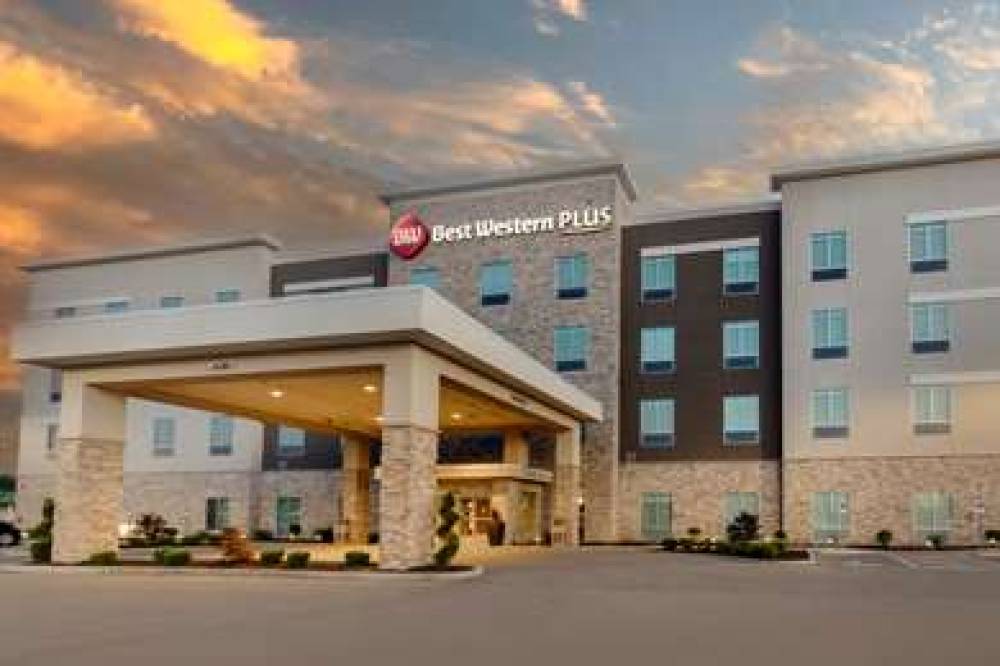 Best Western Plus St. Louis Airport Hotel 1