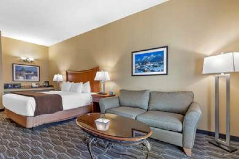 Best Western Plus Swiss Chalet Hotel & Suites 9