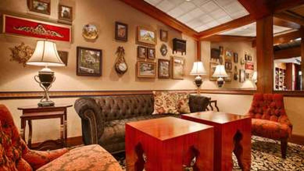 Best Western Plus The Normandy Inn & Suites 4