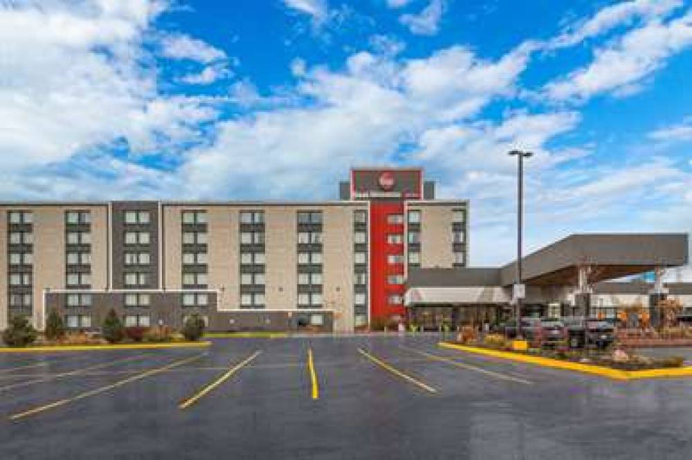 Best Western Plus Toronto North York Hotel & Suites 4