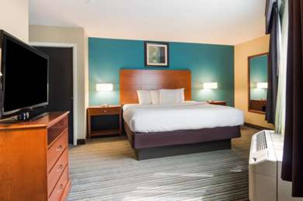 Best Western Plus Traverse City 4