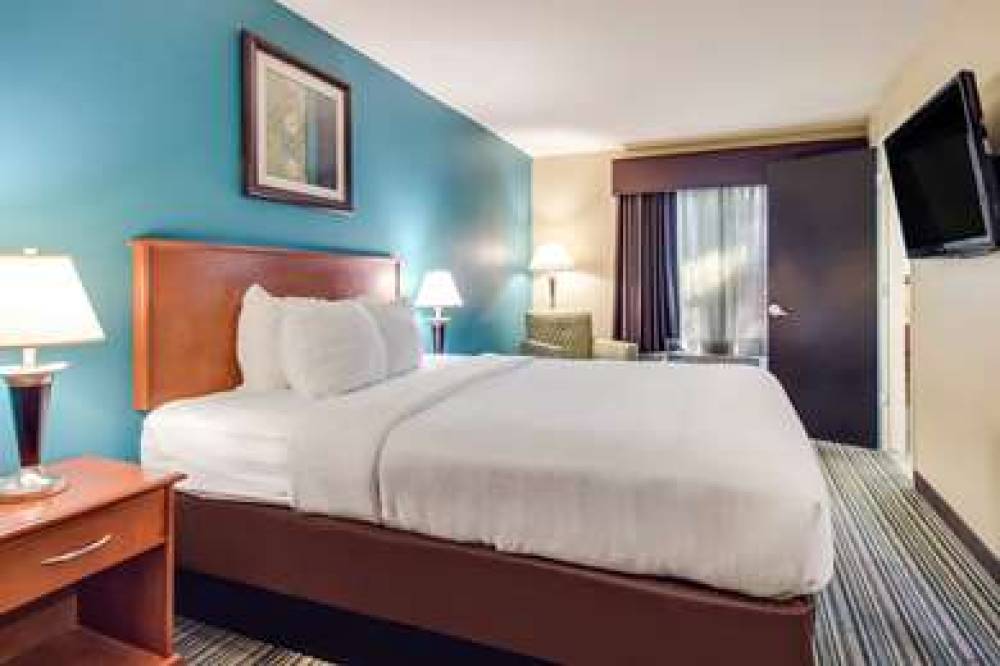 Best Western Plus Traverse City 9