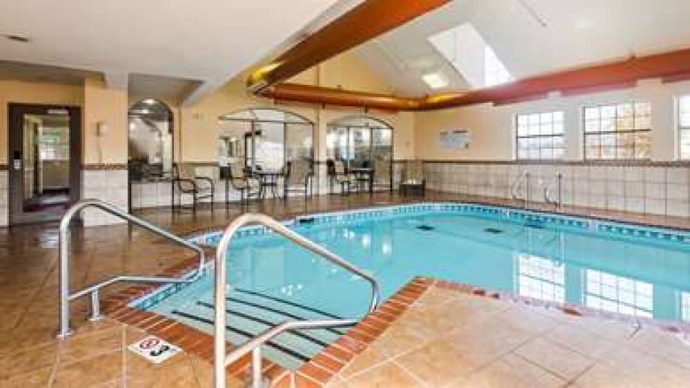 Best Western Plus Tulsa Inn & Suites 8