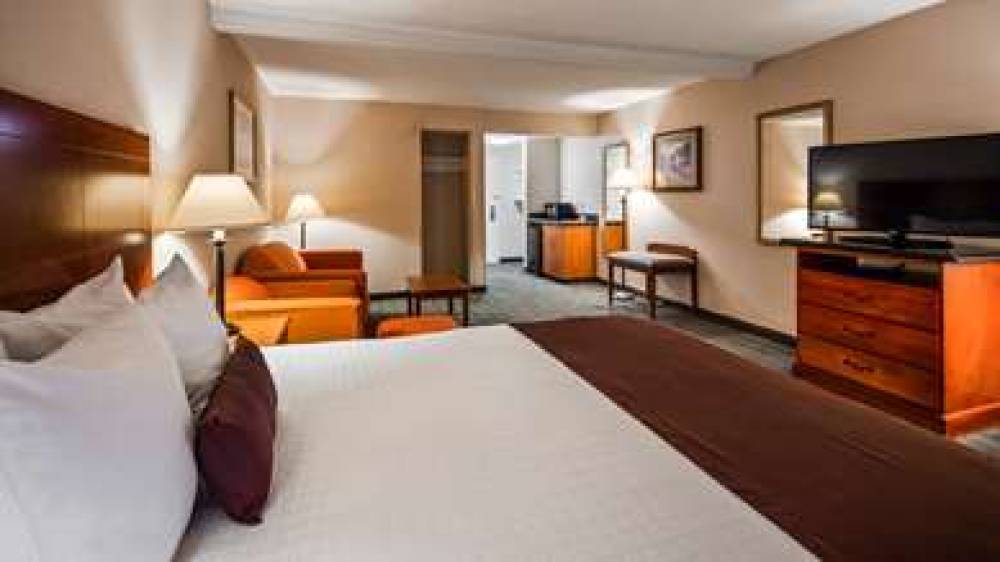 Best Western Plus Twin View Inn & Suites 5