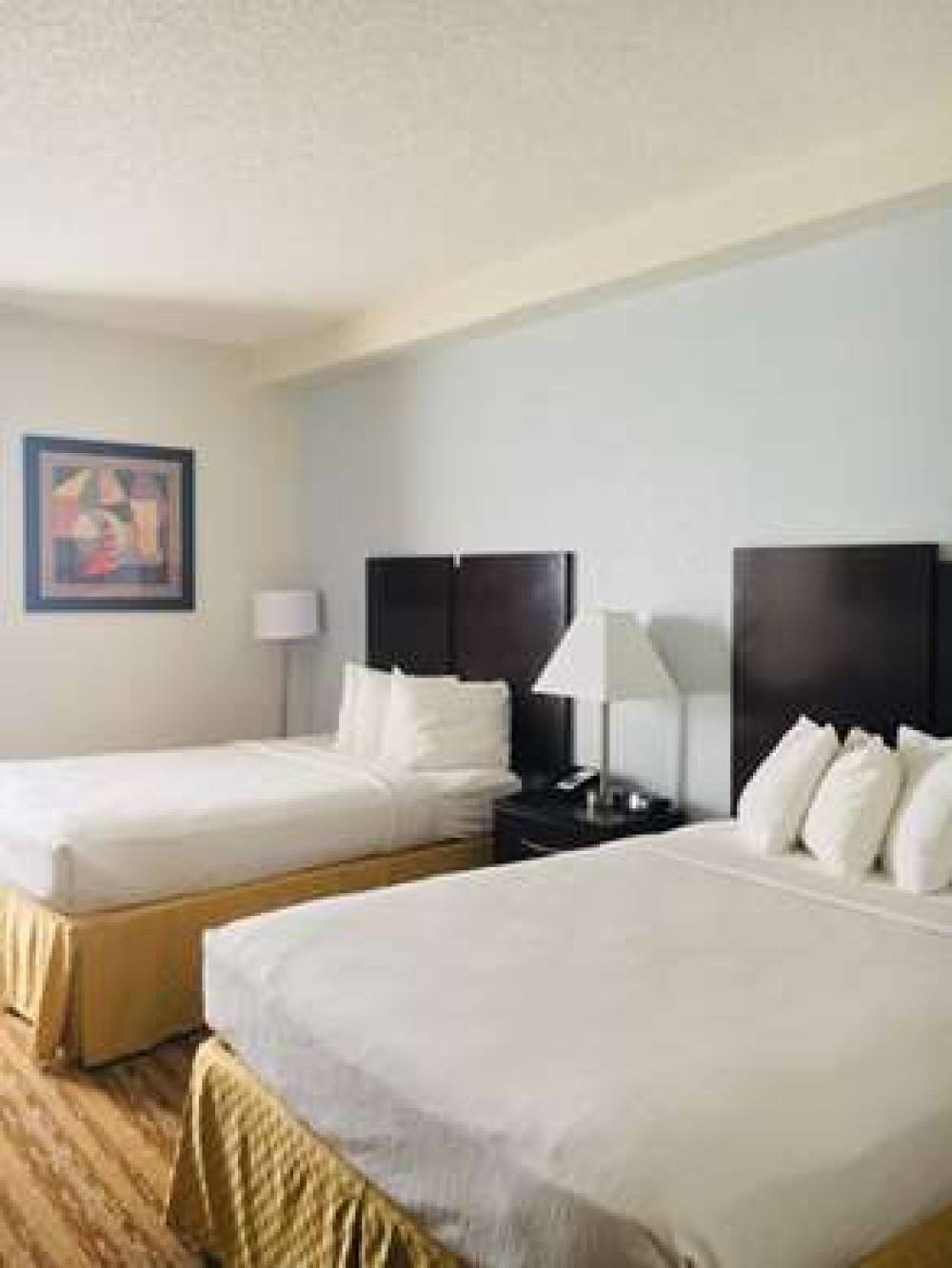 Best Western Plus Universal Inn 6