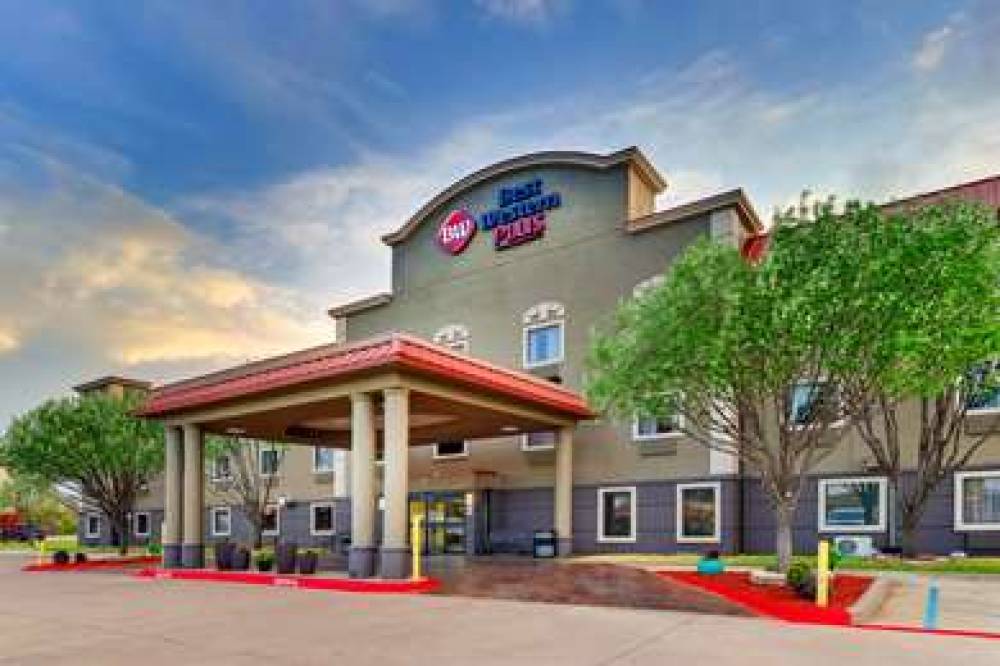 Best Western Plus University Inn & Suites 3