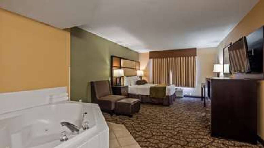 Best Western Plus Vancouver Mall Dr. Hotel & Suites 10