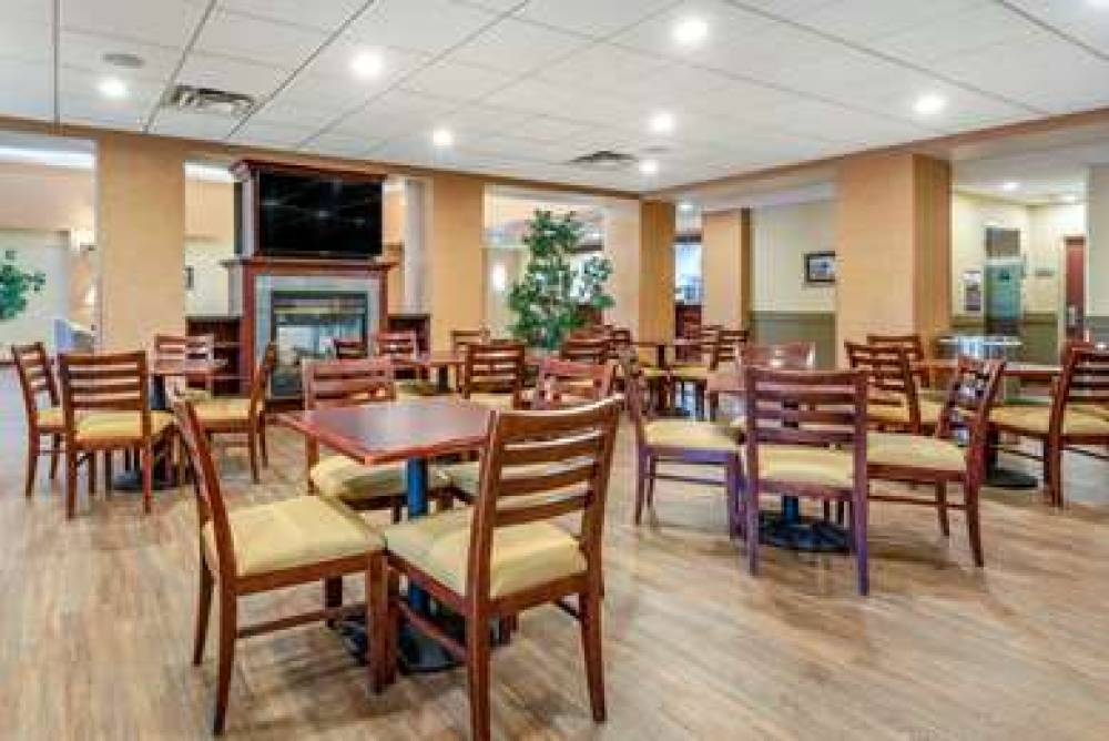 Best Western Plus Victor Inn & Suites 8