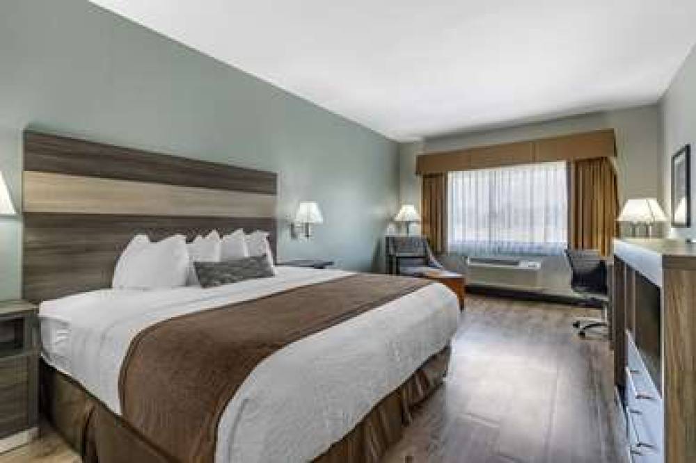 Best Western Plus Victoria Inn & Suites 1