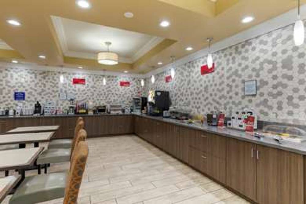 Best Western Plus Wasco Inn & Suites 4