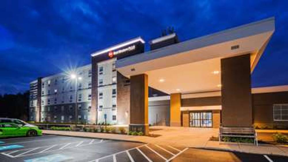 Best Western Plus Wilkes Barre-Scranton Airport Hotel 1