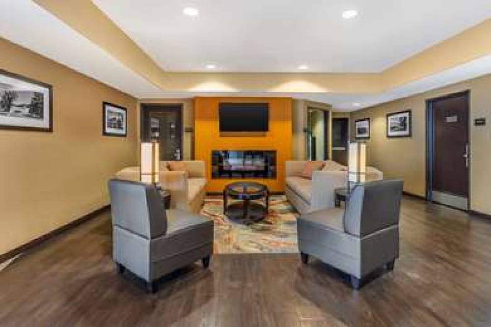 Best Western Plus Wine Country Inn & Suites 7