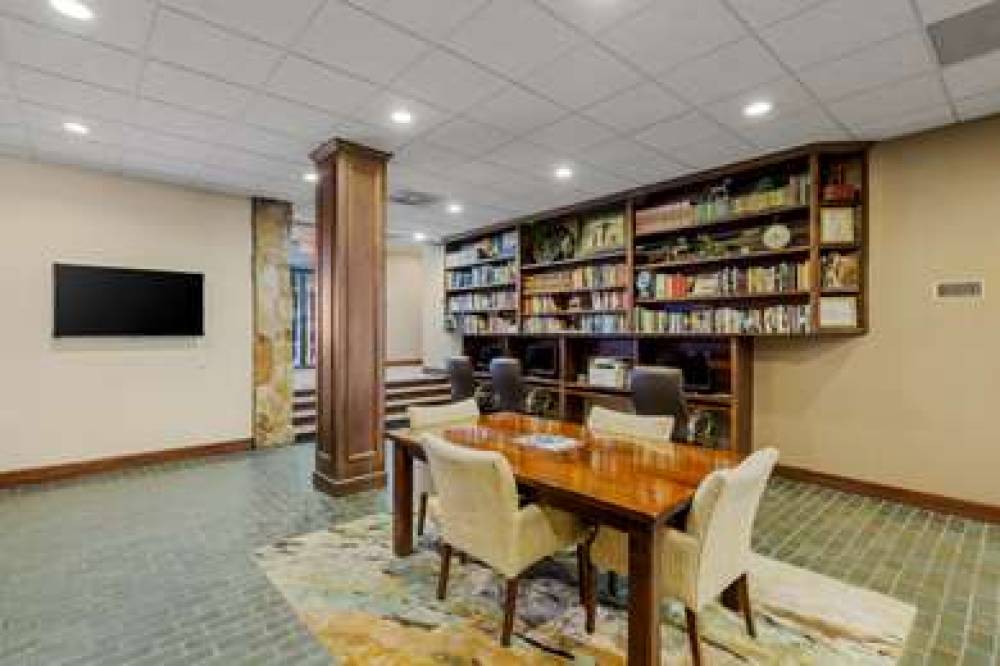 Best Western Plus Wooster Hotel & Conference Center 8